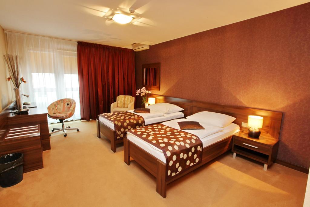 City Hotel Nitra With Free Parking Δωμάτιο φωτογραφία