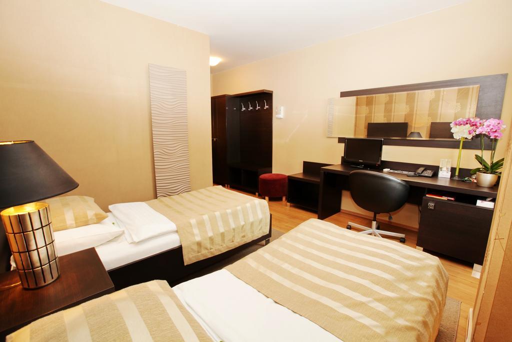 City Hotel Nitra With Free Parking Δωμάτιο φωτογραφία
