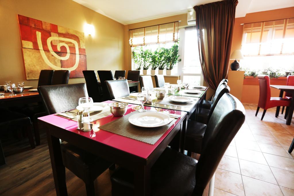 City Hotel Nitra With Free Parking Εξωτερικό φωτογραφία